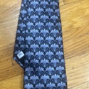 Men’s Valentino tie